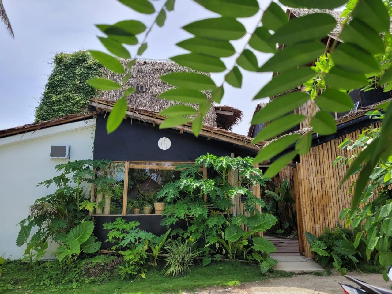 ホテル Tarzan'S House ゼネラル・ルナ エクステリア 写真